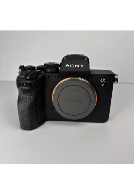 Sony a7 IV Mirrorless Camera with 28-70mm Lens